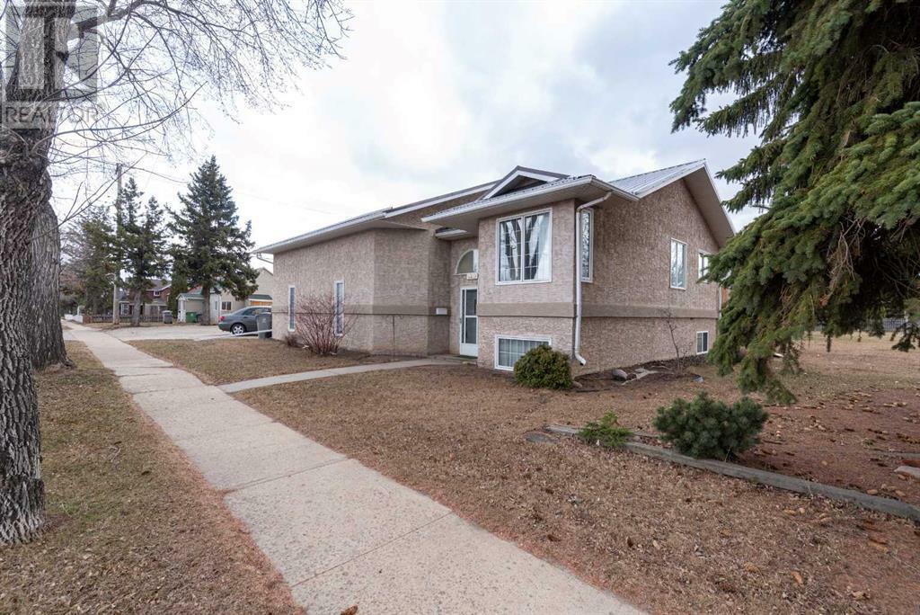 Property Photo: 4217 49 Avenue SK S9V 0B3
