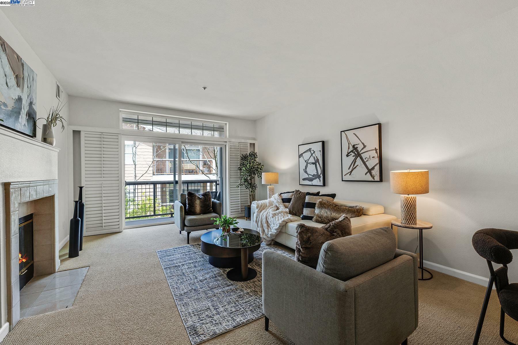Property Photo: 324 Swallowtail Ct CA 94005