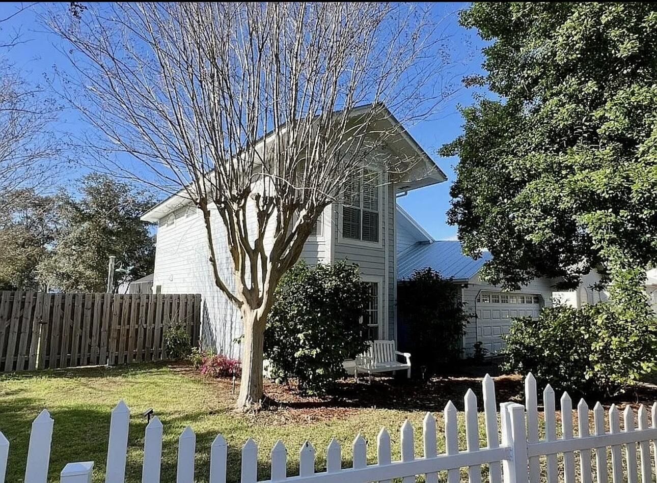 Property Photo: 550 Seabreeze Circle FL 32461