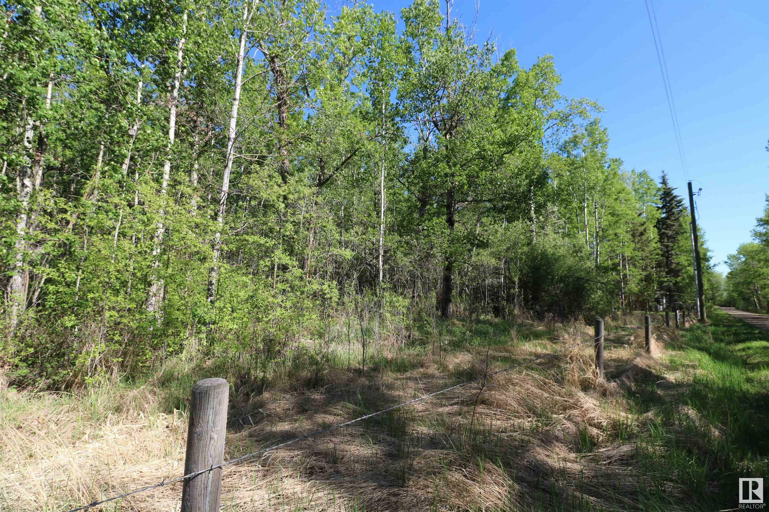 Property Photo:  404 54411 Rge Rd 40  AB T0E 0A0 