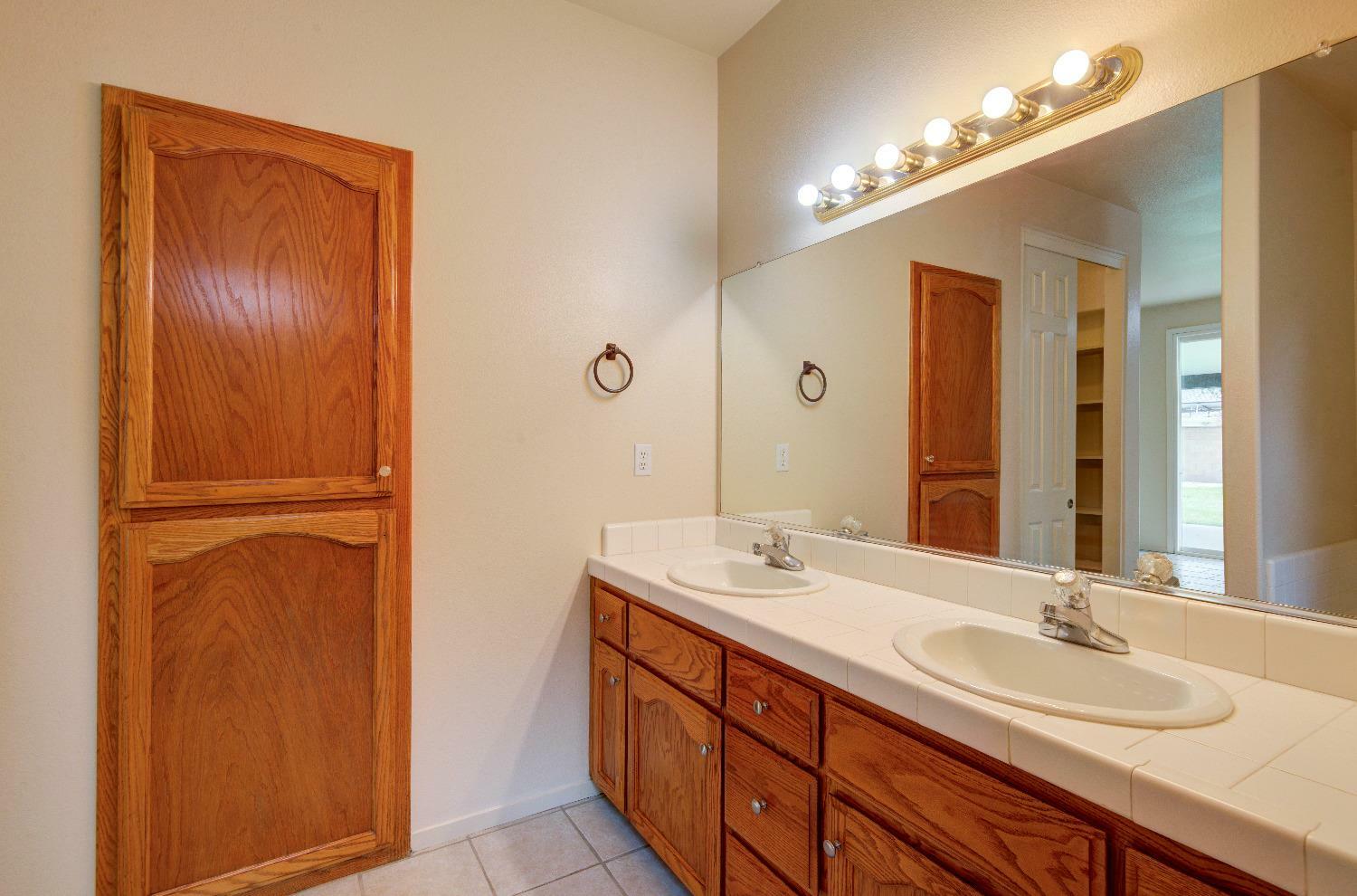 Property Photo: 2513 Goldridge Street CA 93662