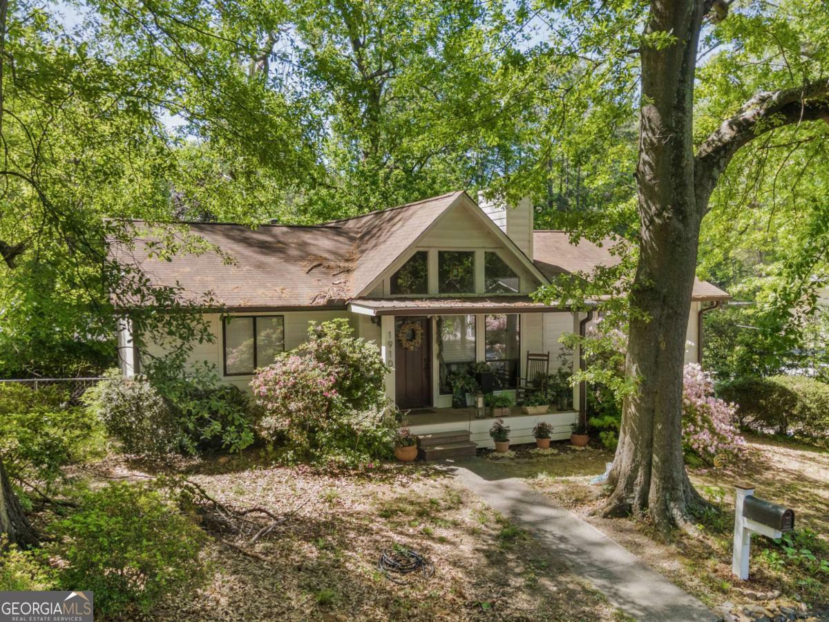 Property Photo: 1910 Volberg Street NW GA 30318