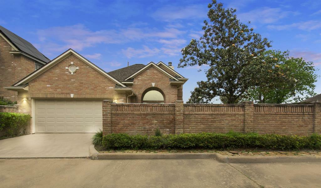 Property Photo: 6834 Oakwood Trace Court TX 77040