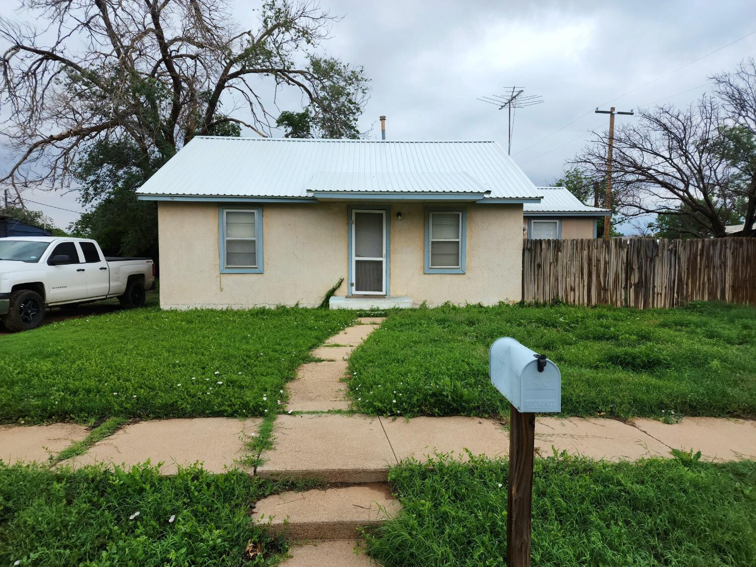 Property Photo: 808 13th Street TX 79311