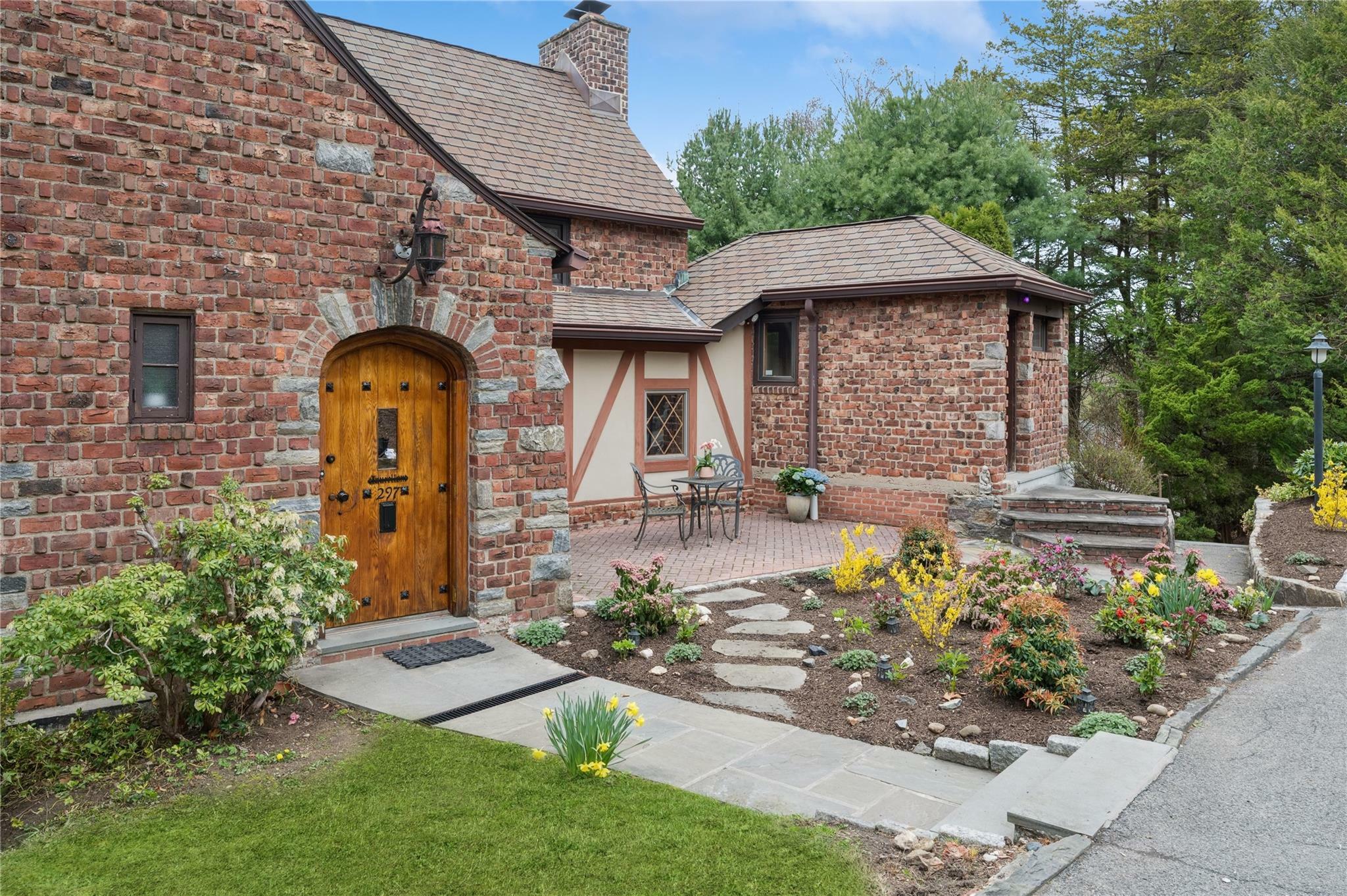 Property Photo: 297 Palisade Avenue NY 10522