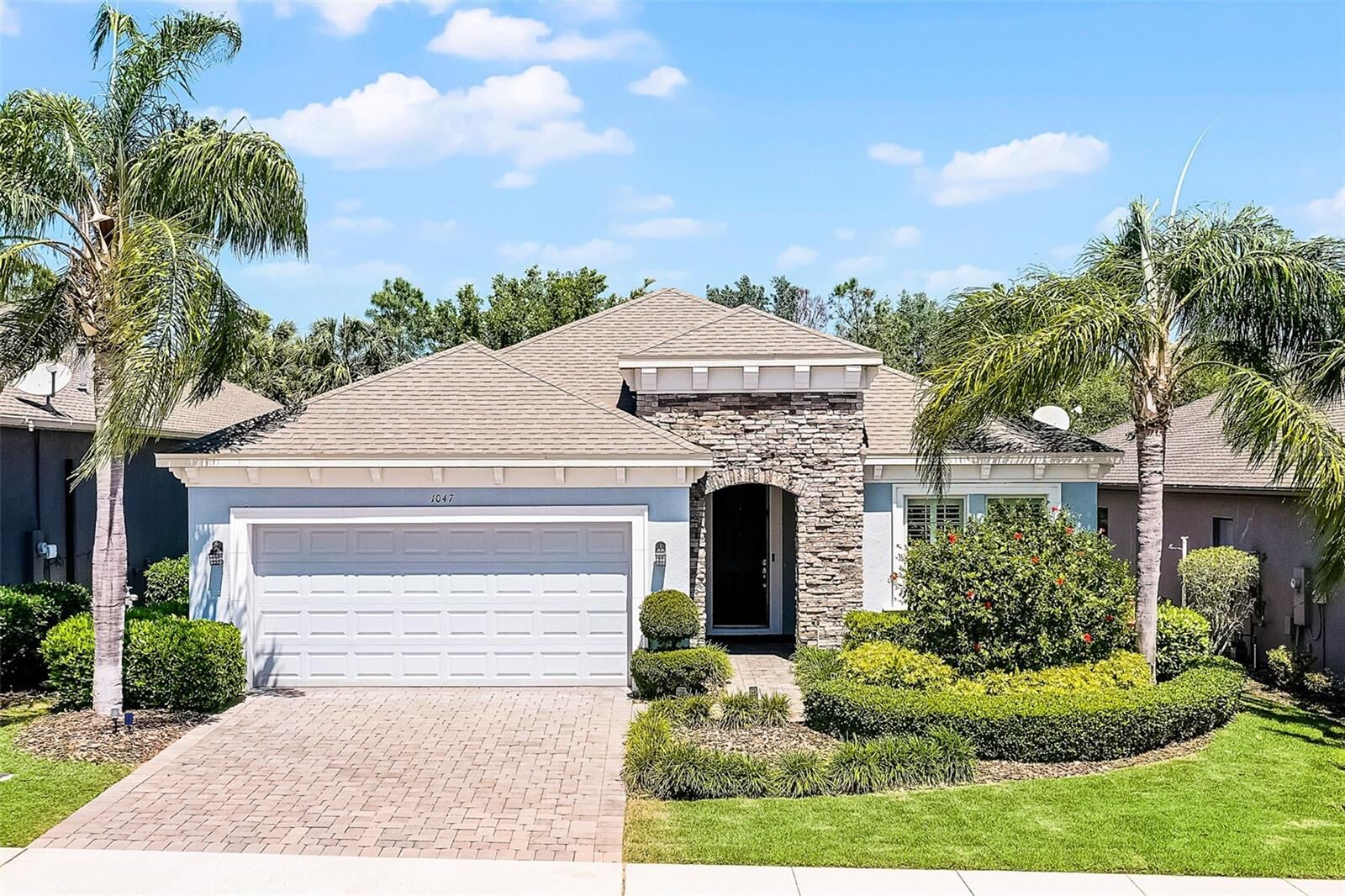 Property Photo: 1047 Timbervale Trail FL 34715