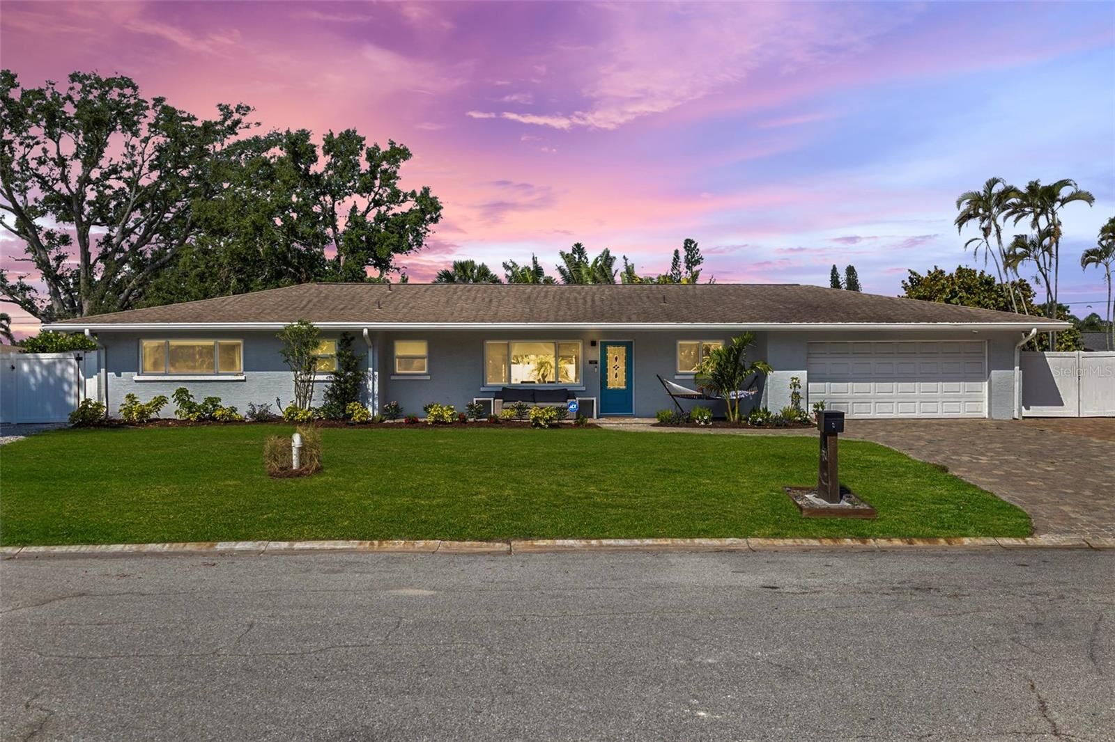 Property Photo:  2202 Alpine Avenue  FL 34239 