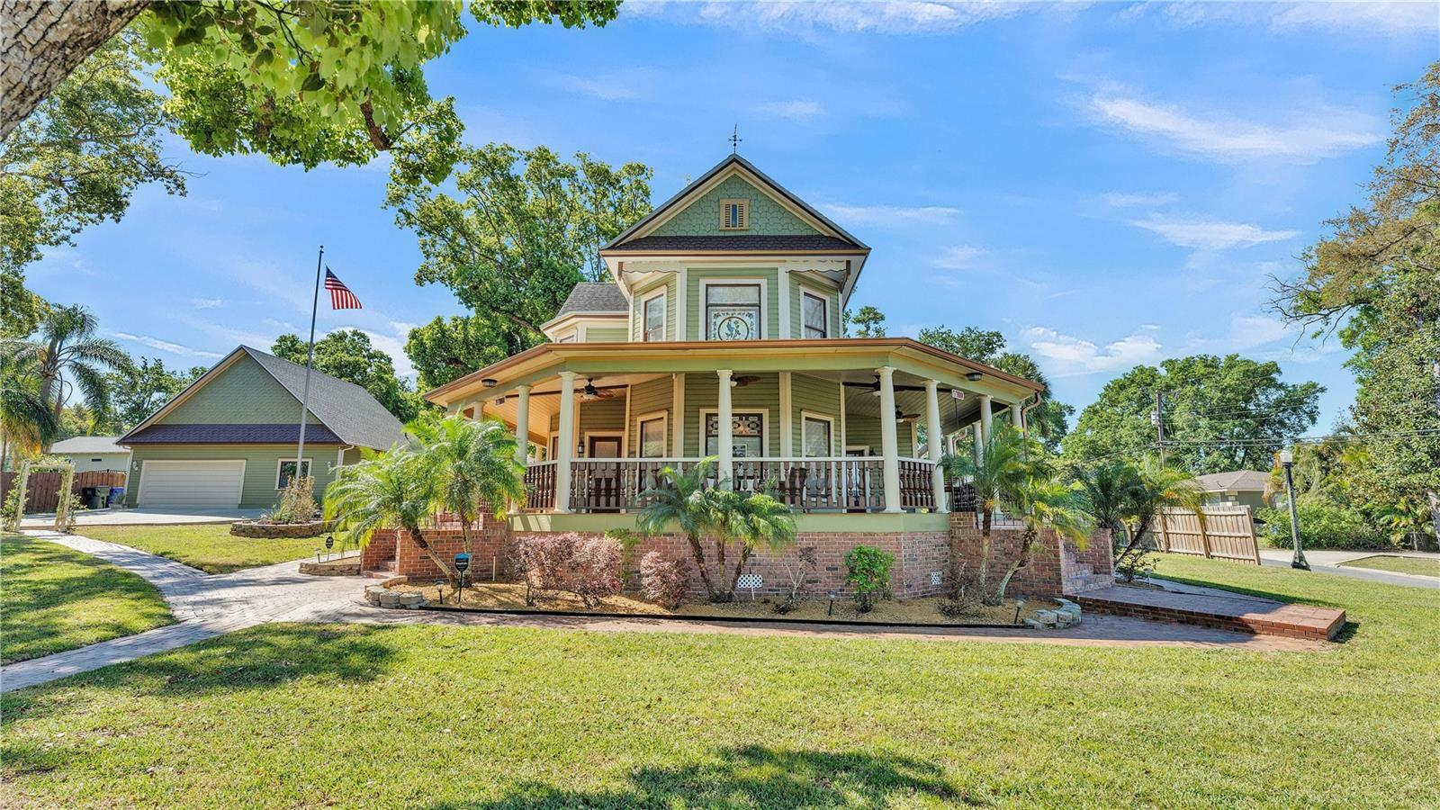 Property Photo: 822 W Patterson St FL 33803