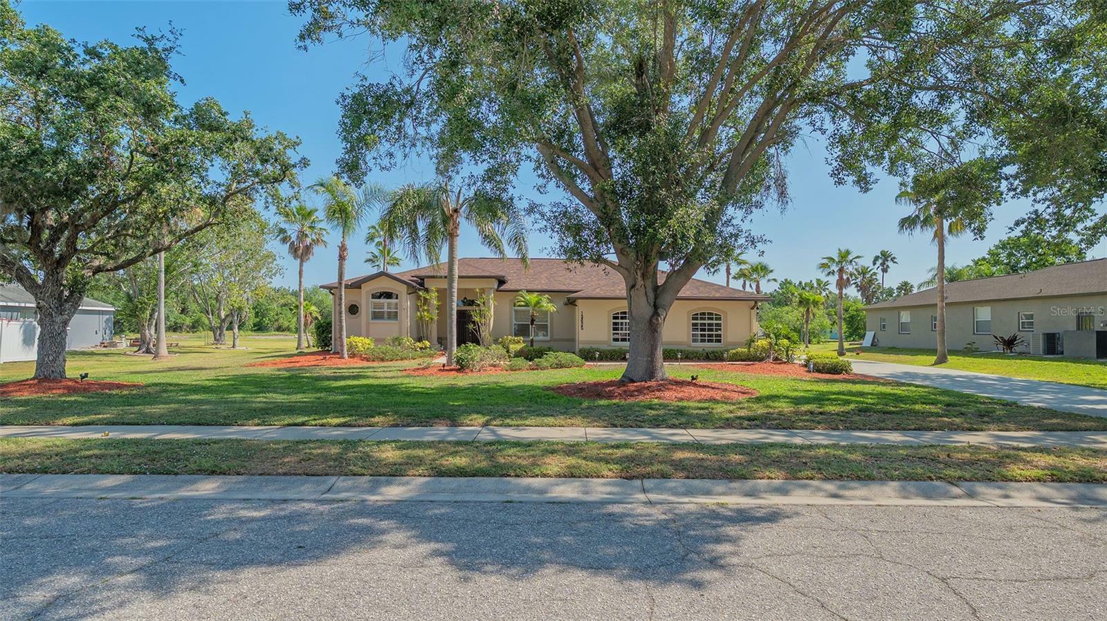 Property Photo: 13625 3rd Avenue NE FL 34212