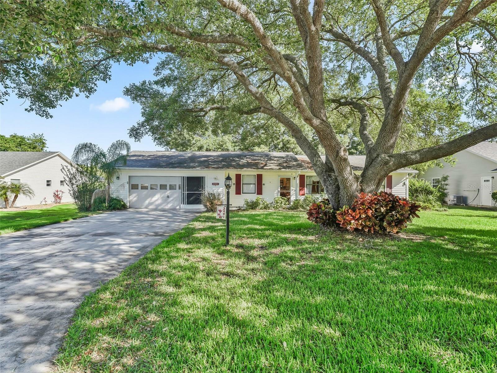 Property Photo: 2401 Greenlaw Court FL 34788
