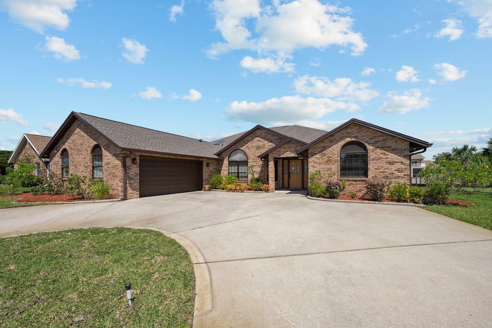 Property Photo: 53 Cottonwood Court FL 32137
