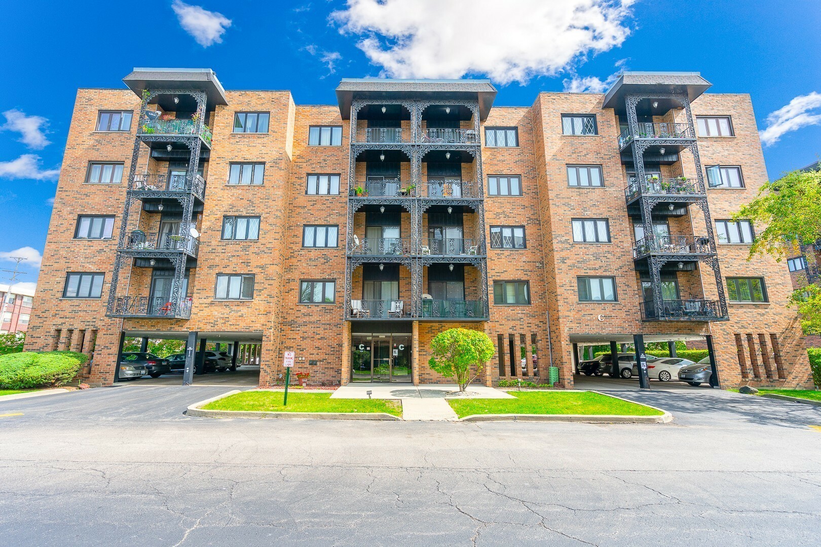 Property Photo: 9335 Landings Lane 202 IL 60016