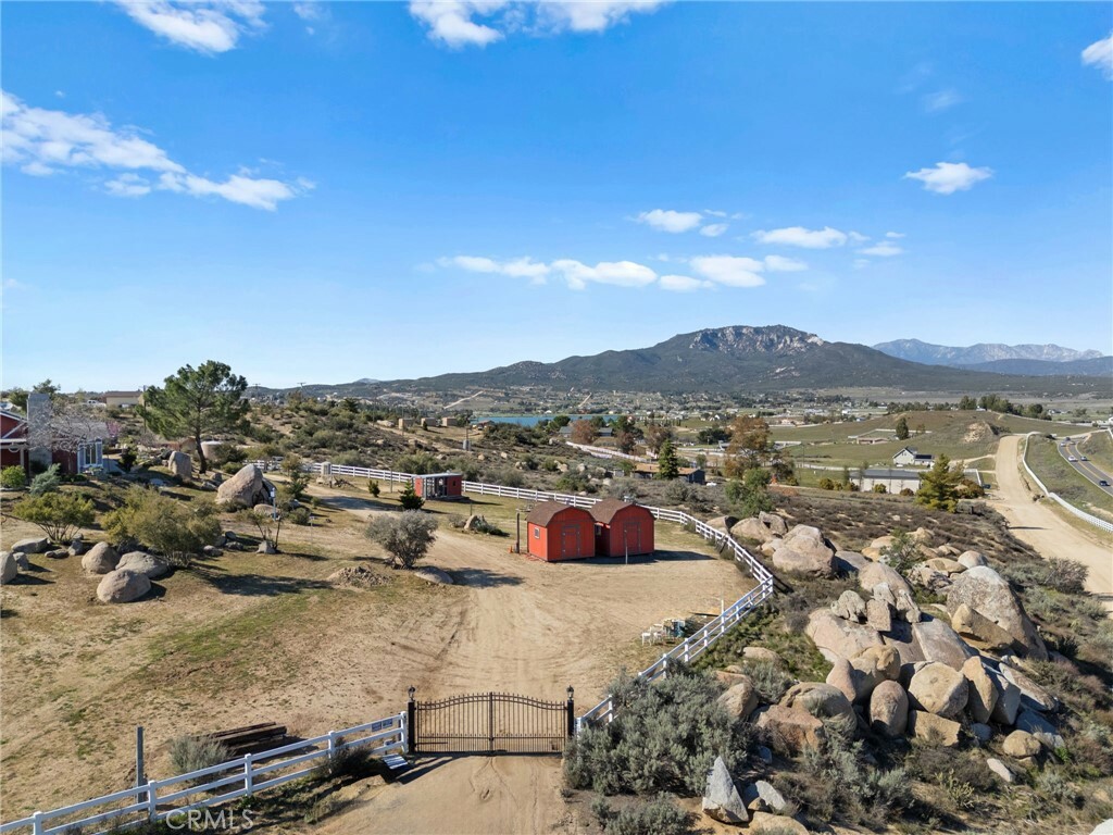 Property Photo: 49275 Meadowview Way CA 92536