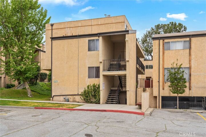 Property Photo:  1725 Neil Armstrong Street 106  CA 90640 