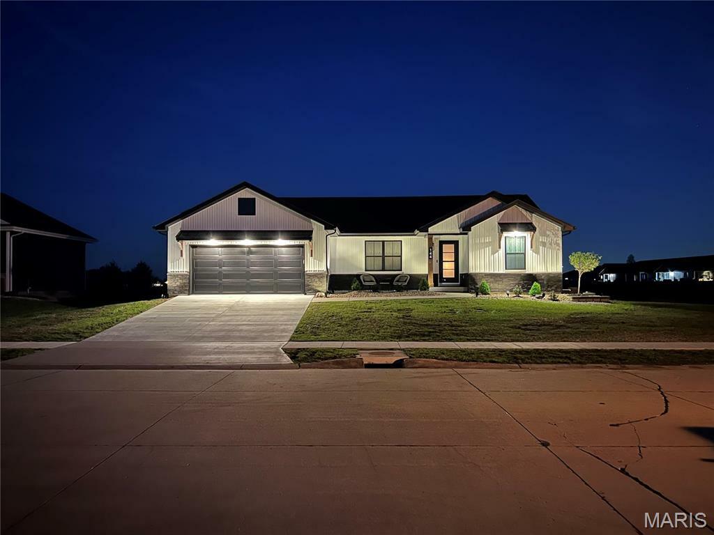 Property Photo: 144 Bay Meadow Circle IL 62067