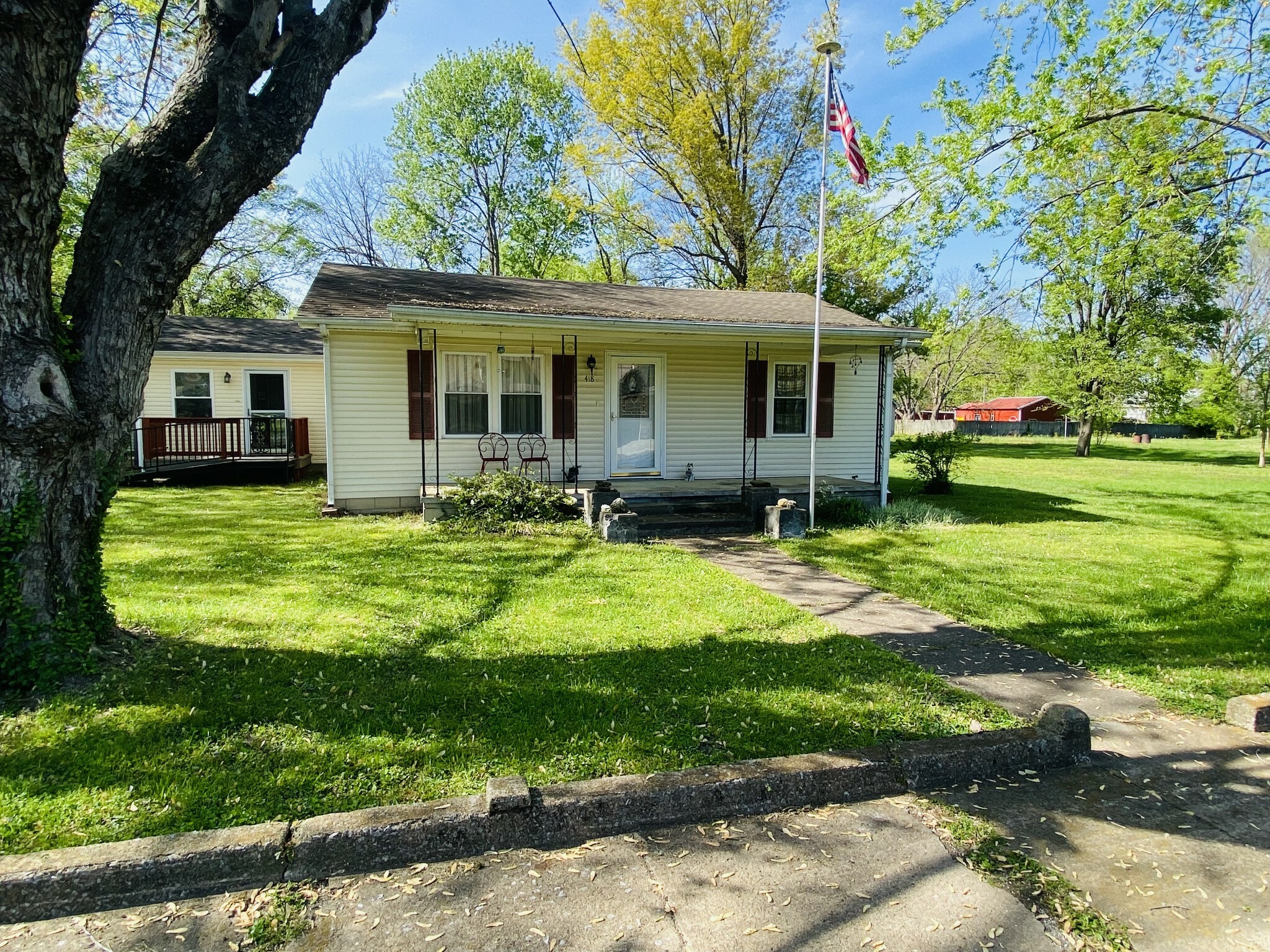 Property Photo: 418 Second St KY 42234
