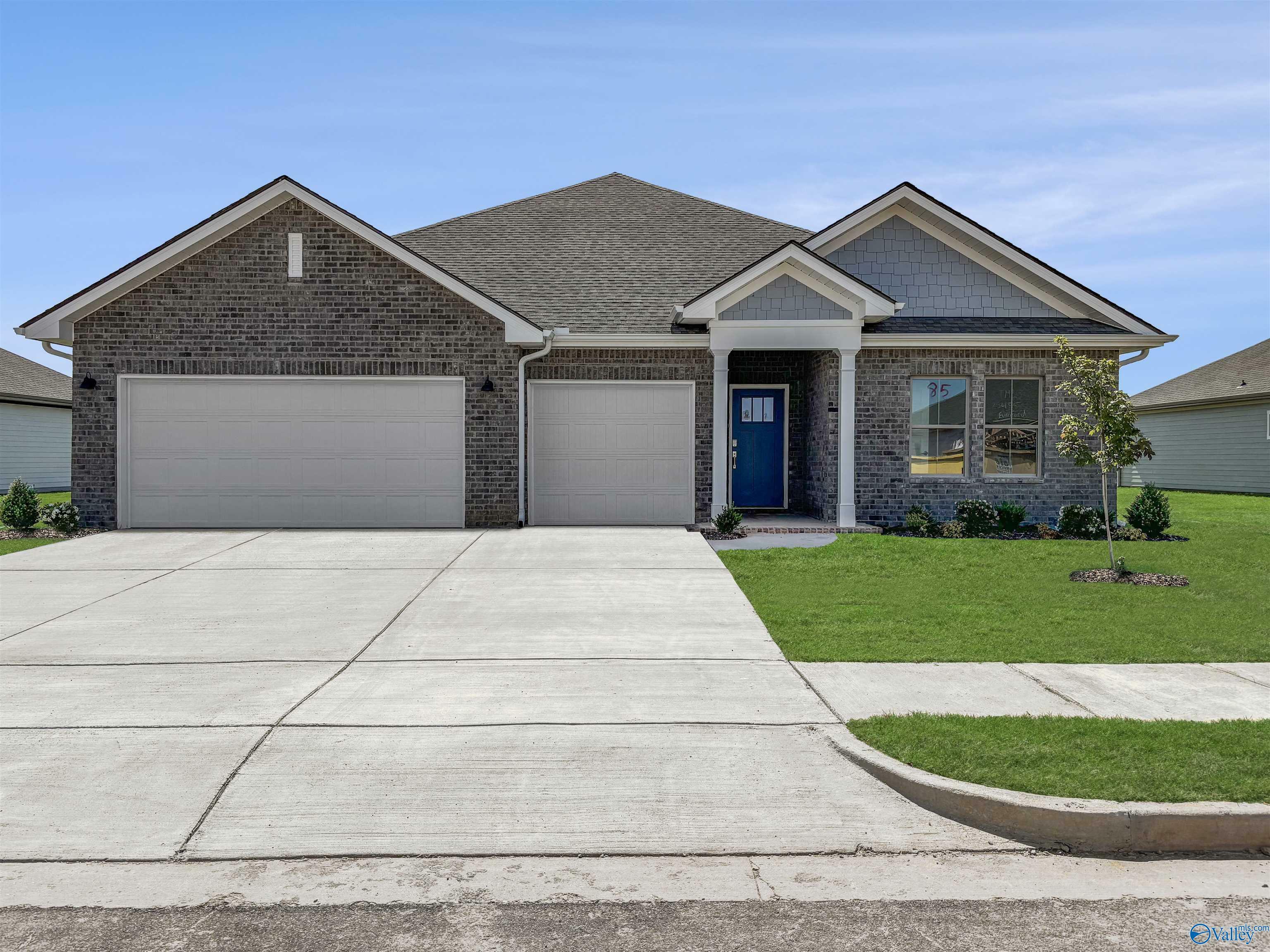 Property Photo: 17826 Longleaf Drive AL 35611
