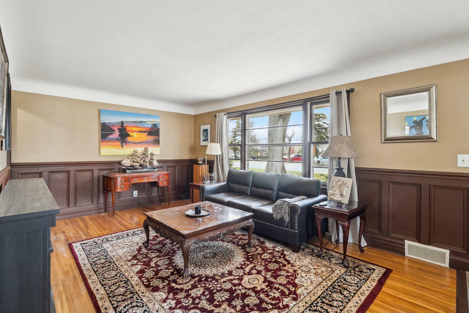 Property Photo: 6101 Wooddale Avenue MN 55424