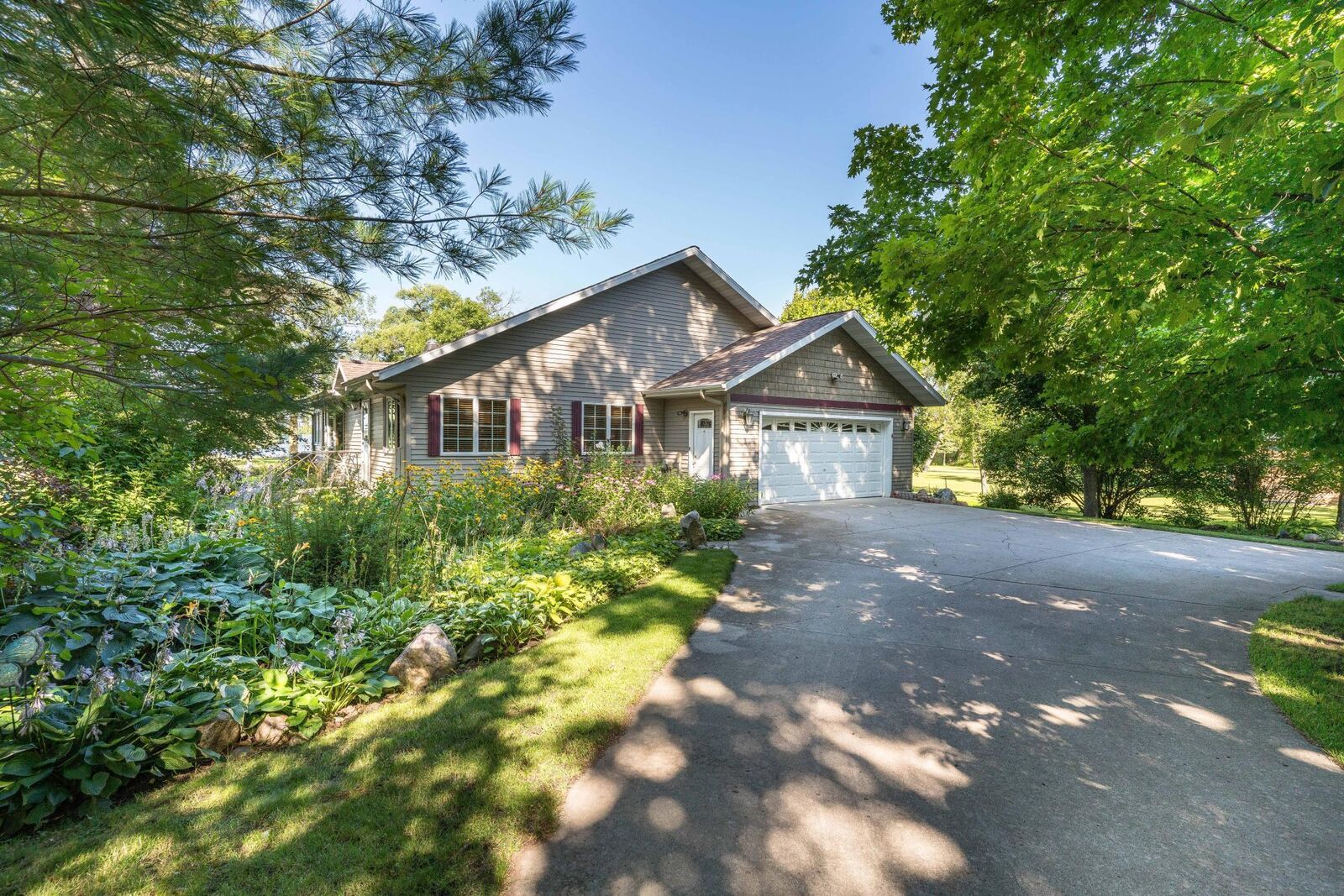 Property Photo: 37707 County Highway 36 MN 56544