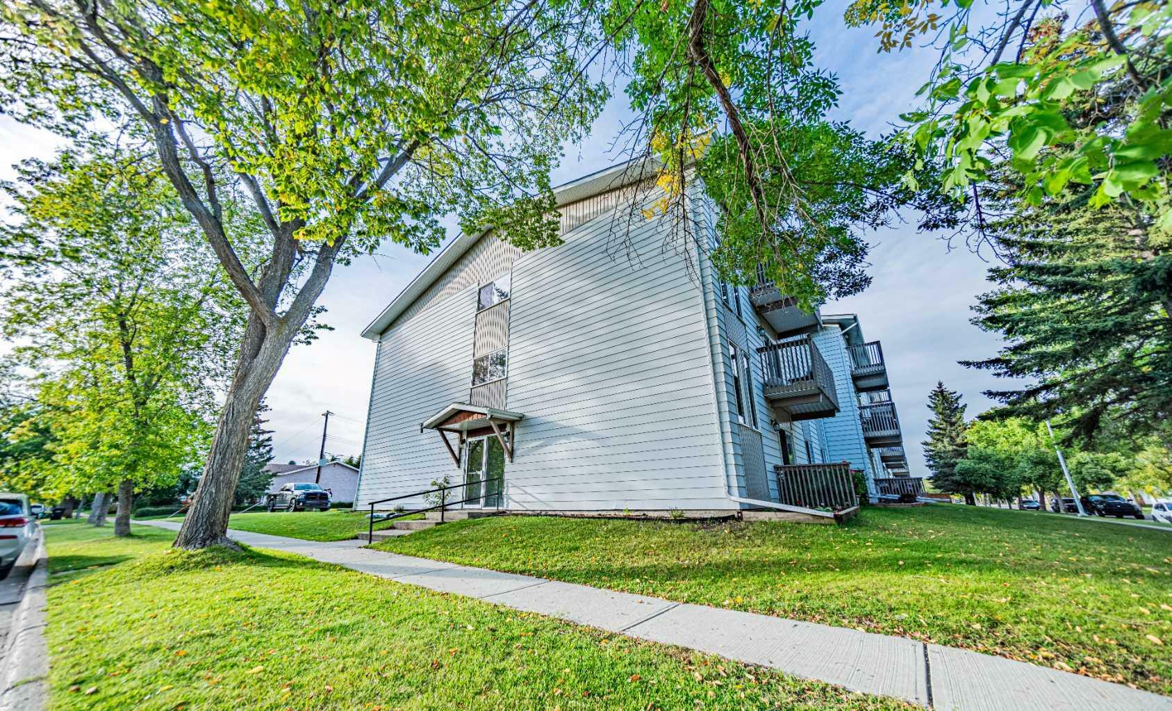 Property Photo: 118 Mount Pleasant Drive 307 AB T4V 2M7