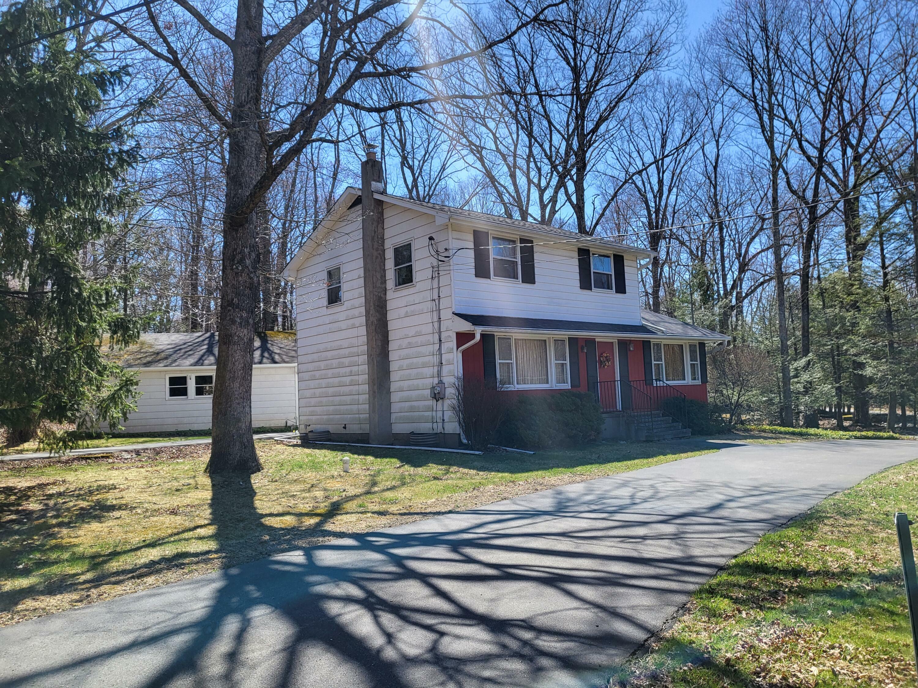 Property Photo:  7425 W Dogwood Lane  PA 18326 