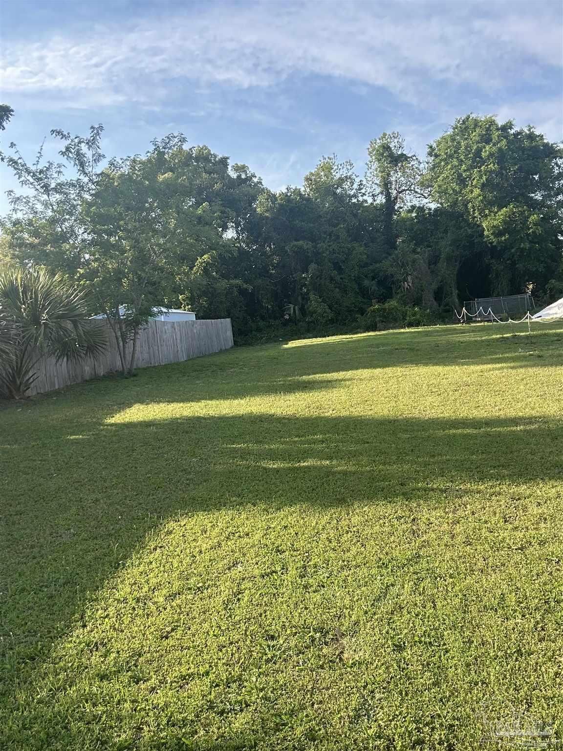 Property Photo:  500 Blk W Belmont  FL 32501 