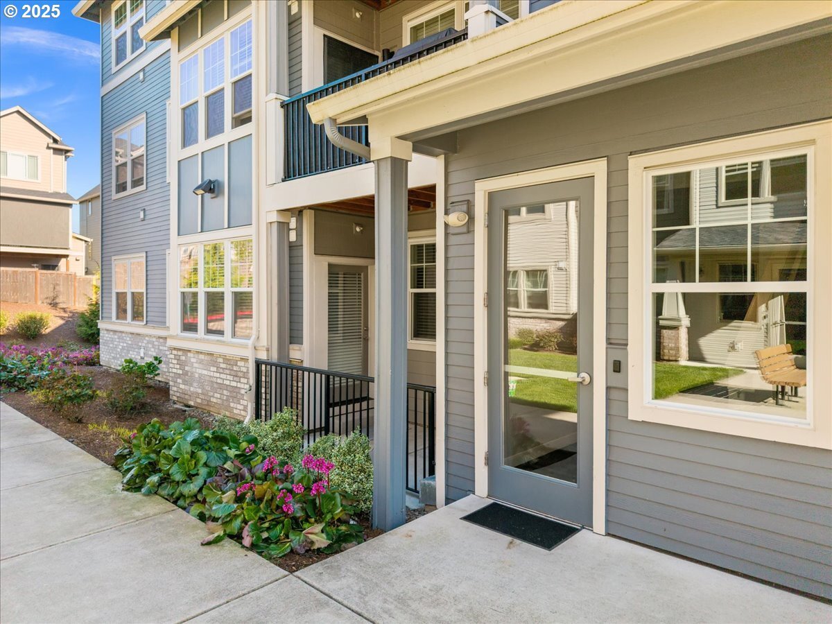 Property Photo: 17149 SW Snowdale St 104 OR 97007