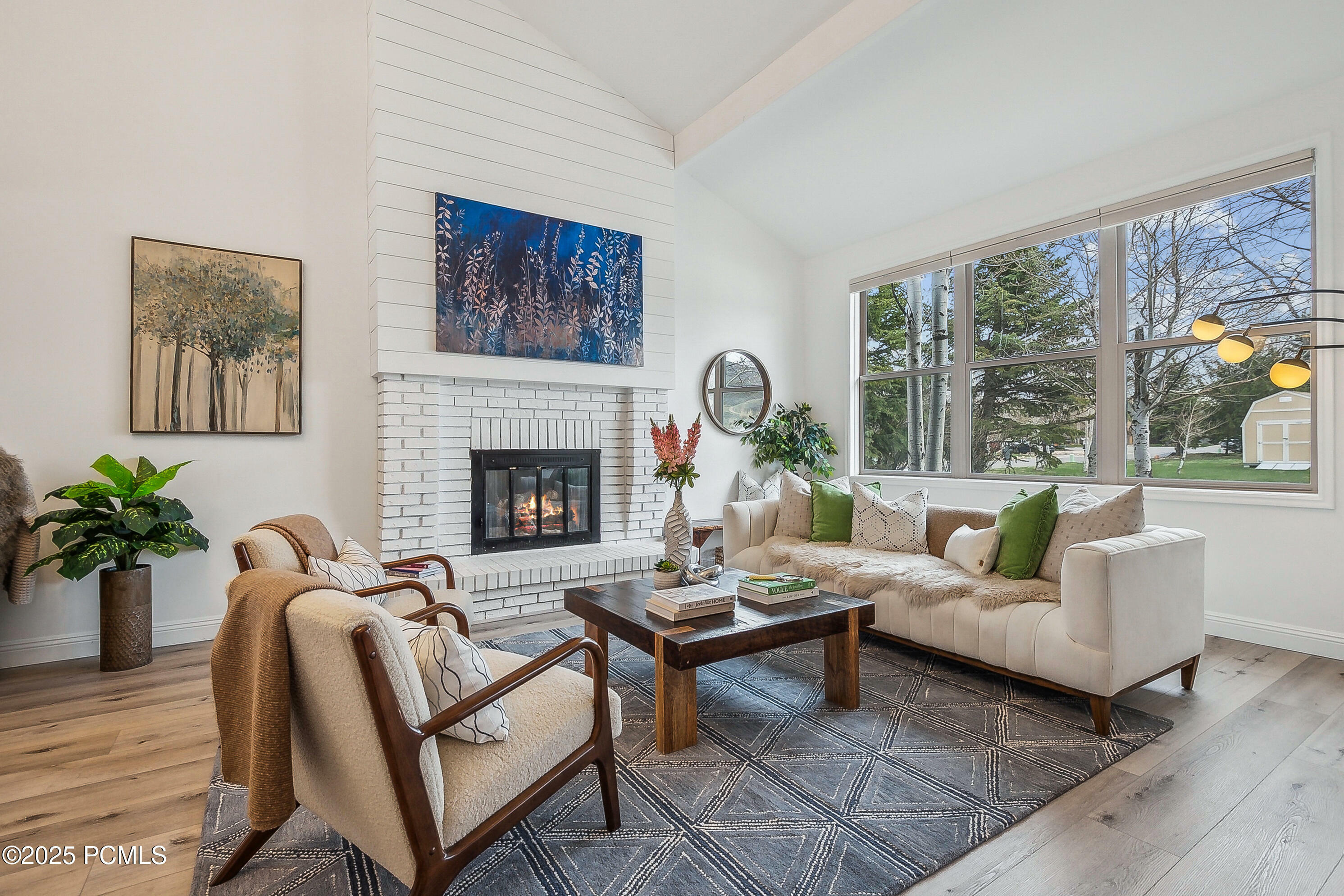 Property Photo: 5631 Kingsford Avenue UT 84098