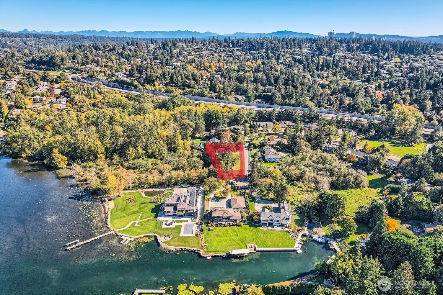 Property Photo: 8581 Hunts Point Lane WA 98004