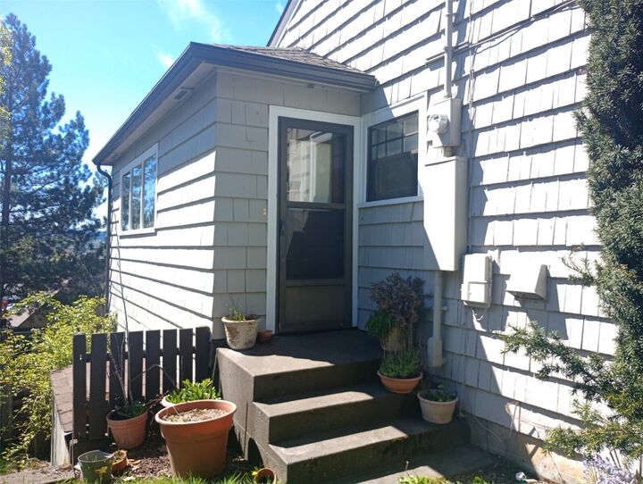 Property Photo: 721 SE Adams Avenue WA 98532
