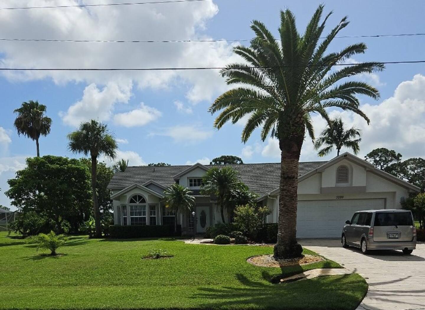 Property Photo: 3269 SE Morningside Boulevard FL 34952
