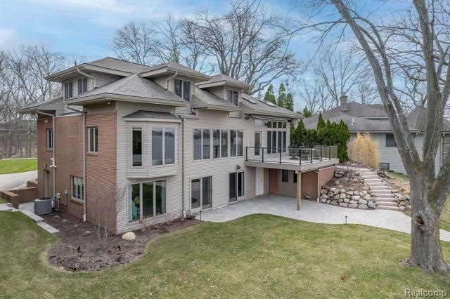 Property Photo: 15284 Bealfred Drive MI 48430