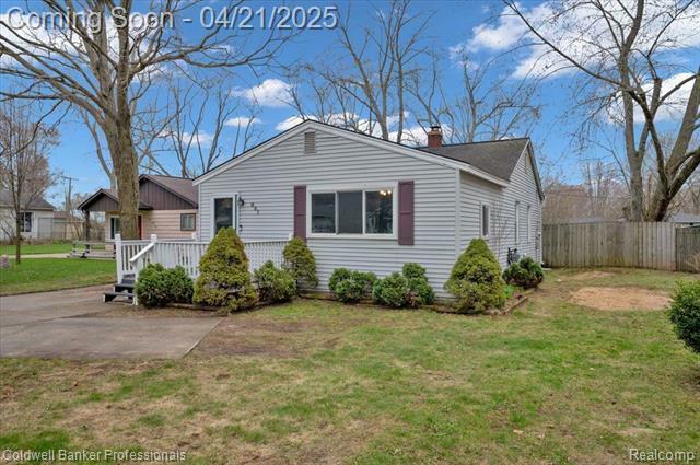 Property Photo:  837 Gibson Street  MI 48371 