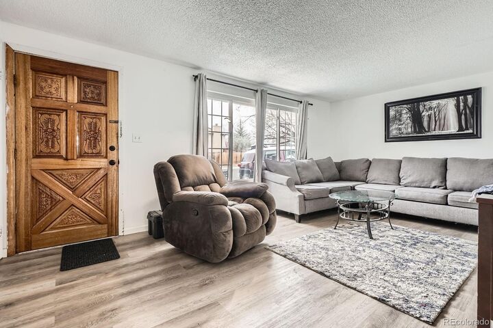 Property Photo:  147 Dawson Place  CO 80504 