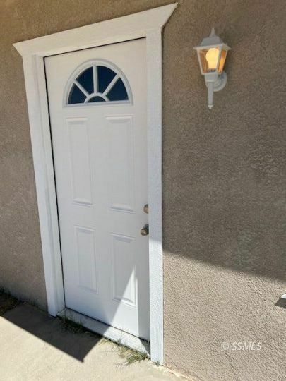 Property Photo: 436 N Warner St CA 93555