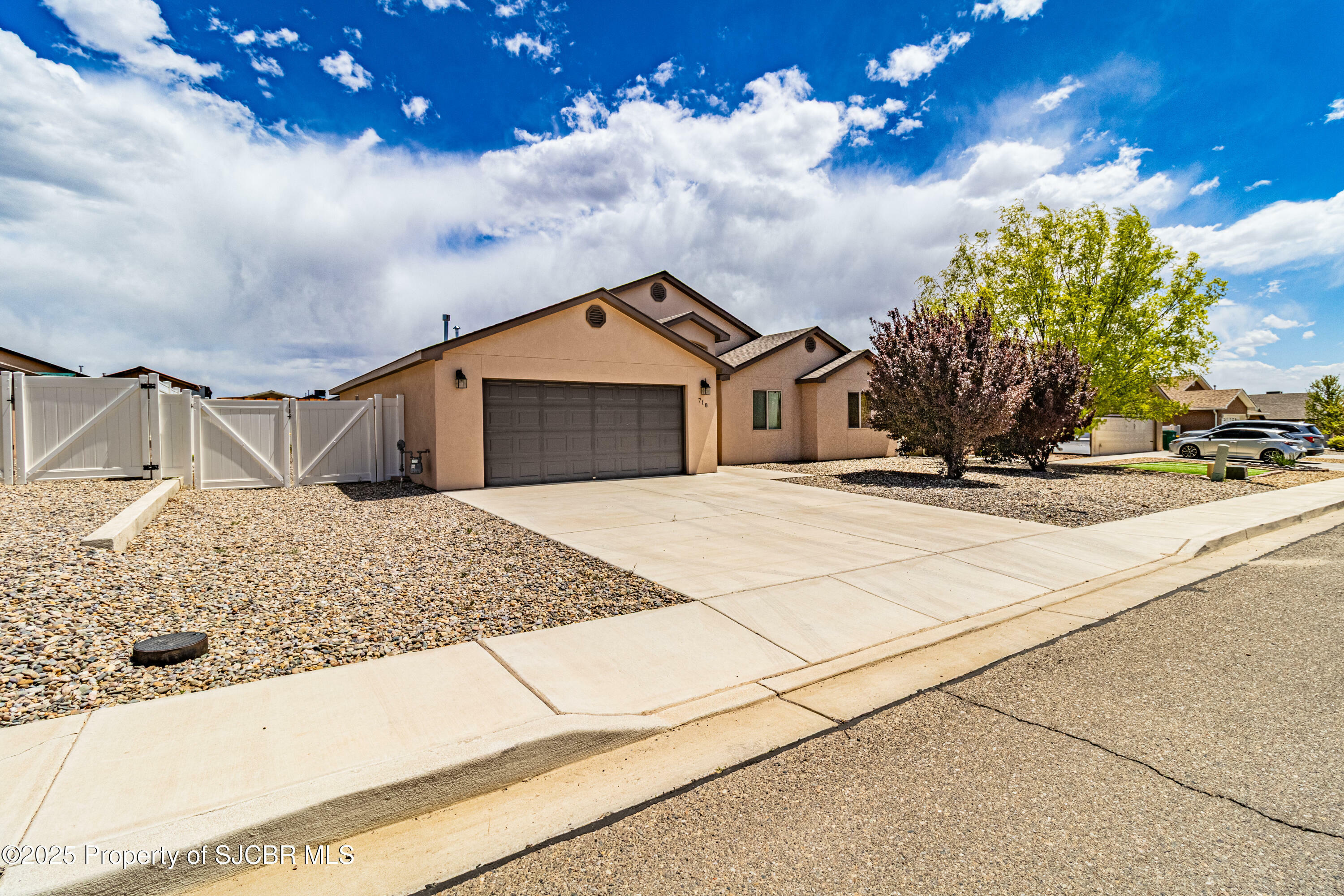 Property Photo: 718 Sable Street NM 87401
