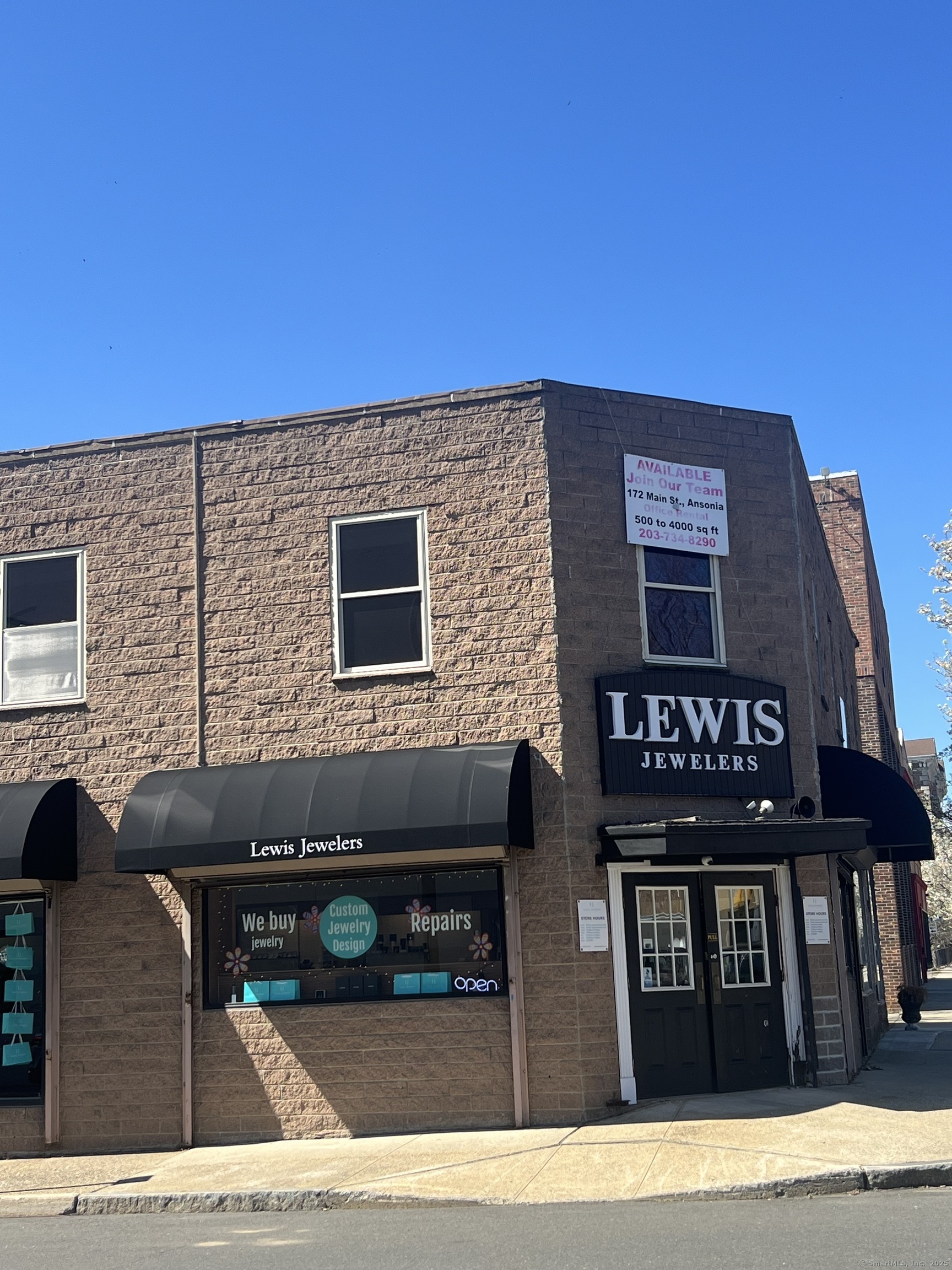 Property Photo: 174 Main Street CT 06401