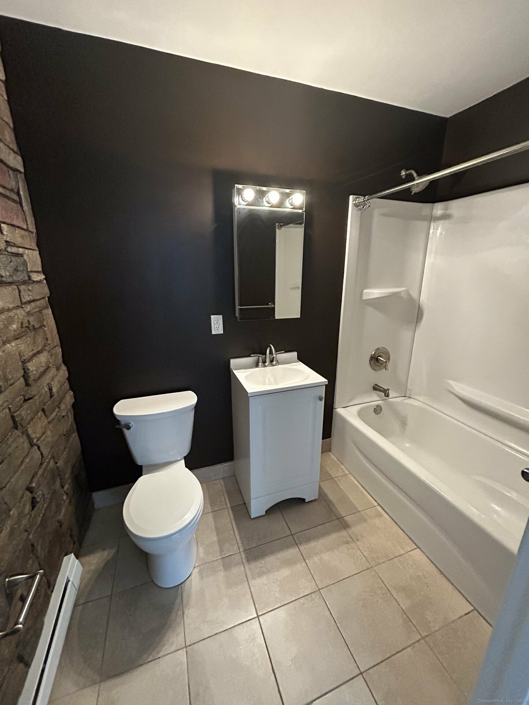 Property Photo:  143 Main Street E  CT 06042 
