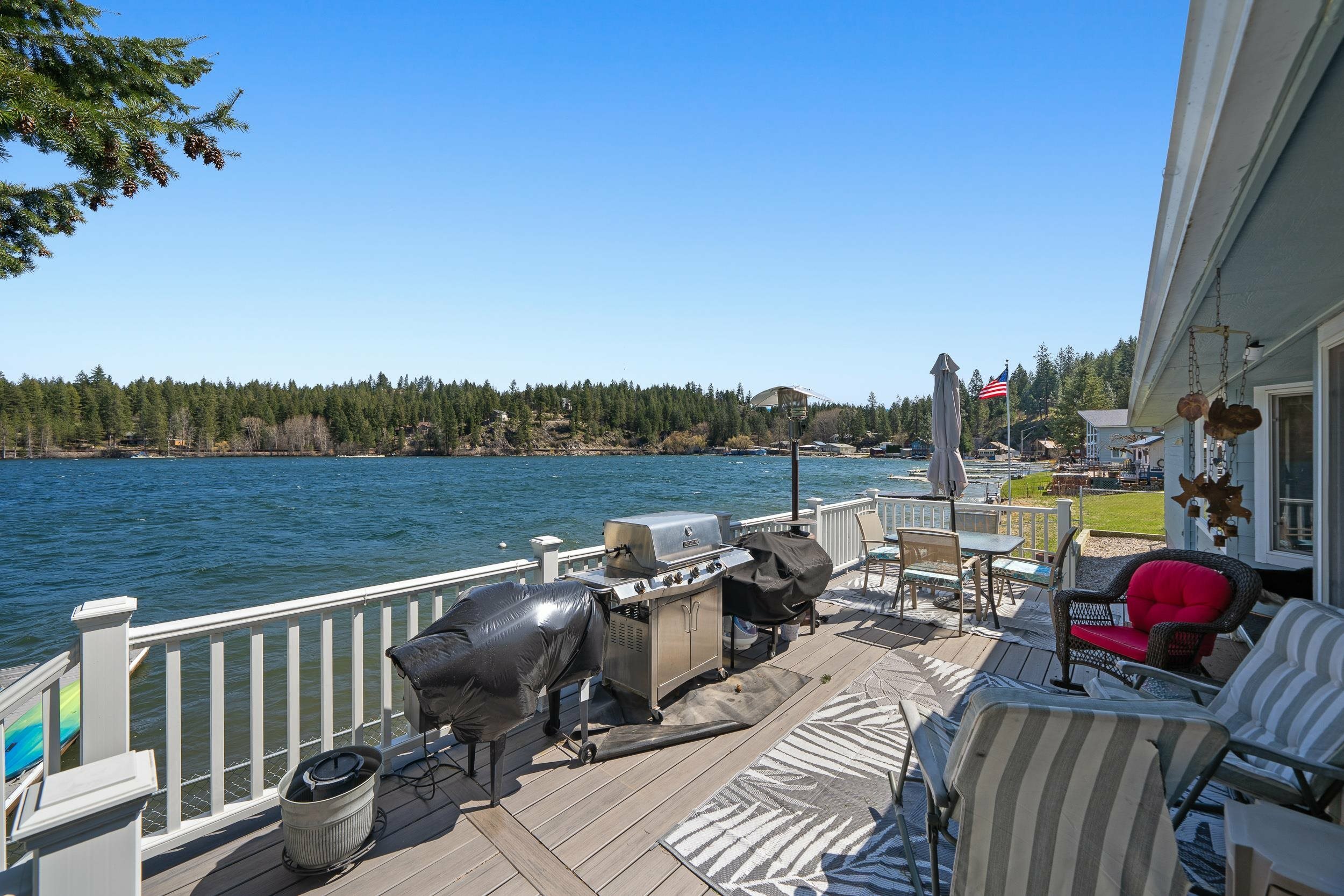 Property Photo:  46247 Larson Beach Rd  WA 99148-9618 