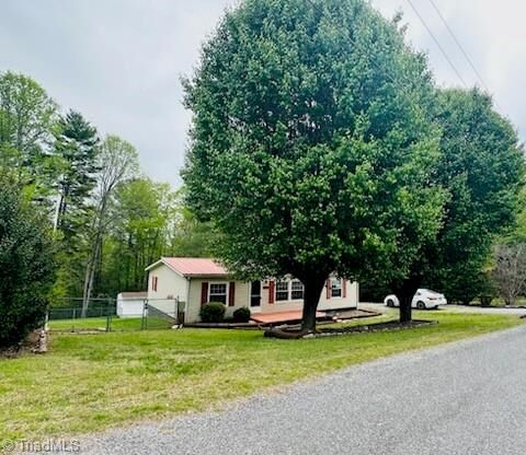 Property Photo:  412 Beshears Owings Lane  NC 28659 