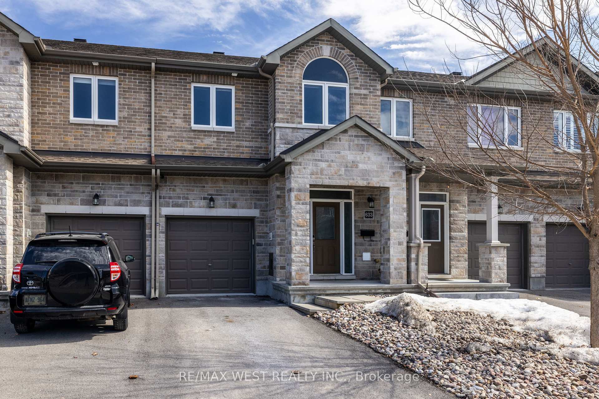 Property Photo: 633 Via Mattino Way ON K2J 6B9