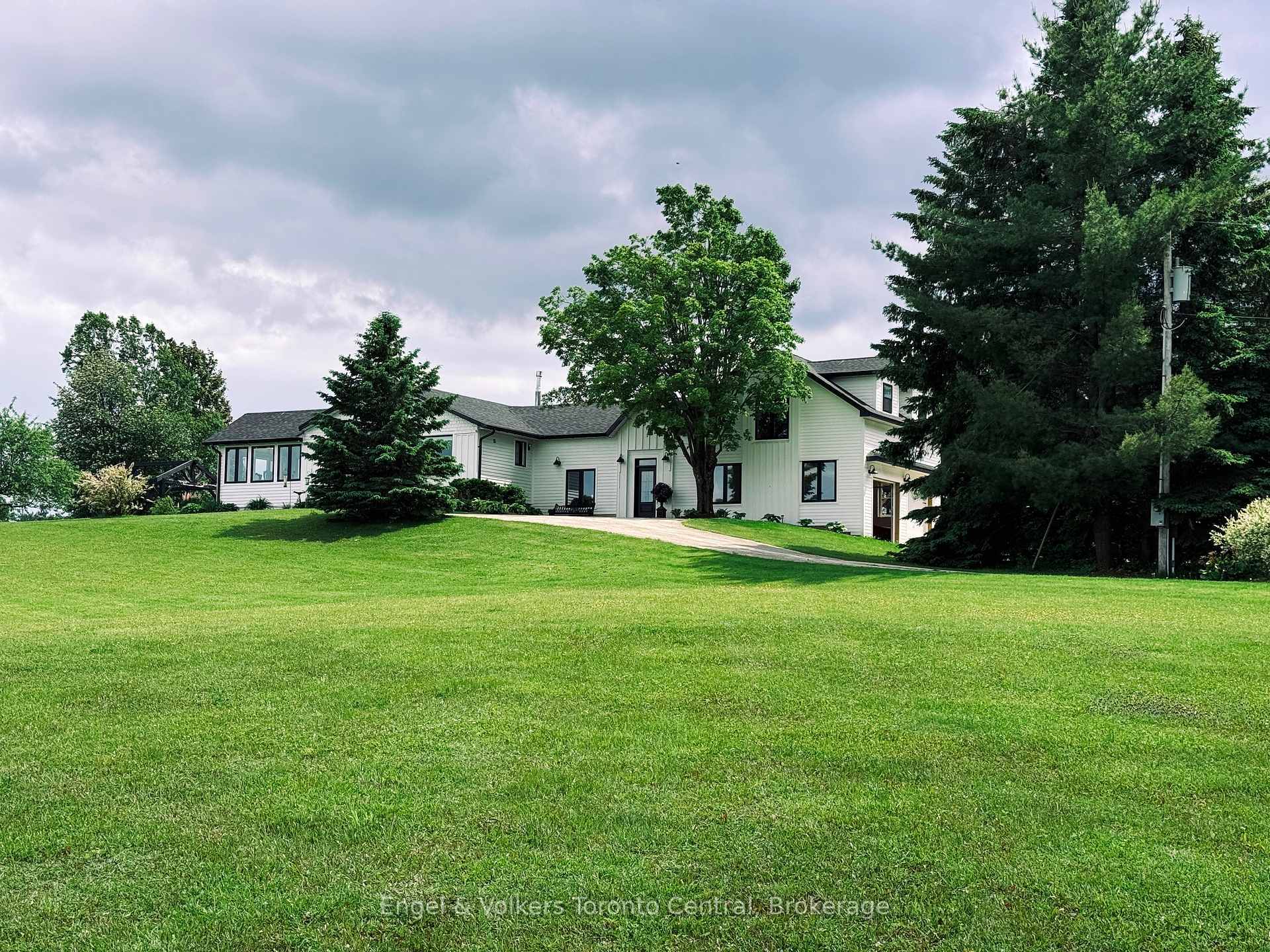 9263 91 County Road  Clearview ON L0M 1H0 photo