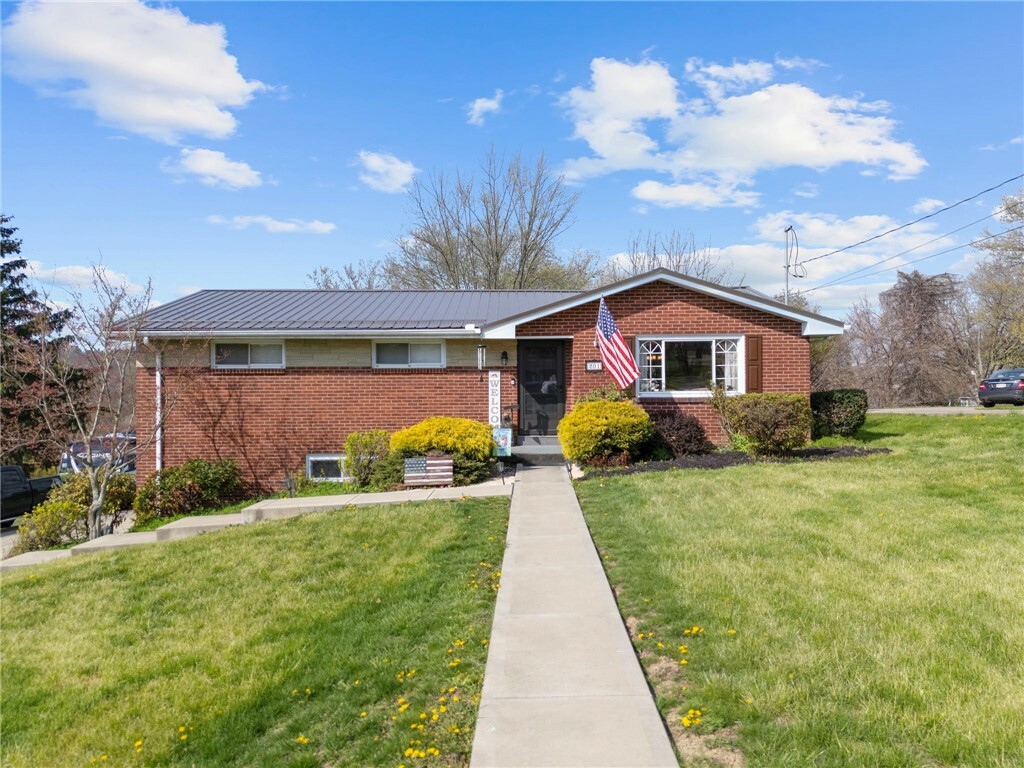 Property Photo: 201 Crescent Dr PA 15301