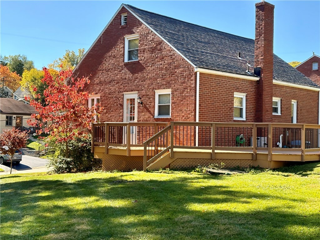 Property Photo: 4426 East Barlind Dr PA 15227