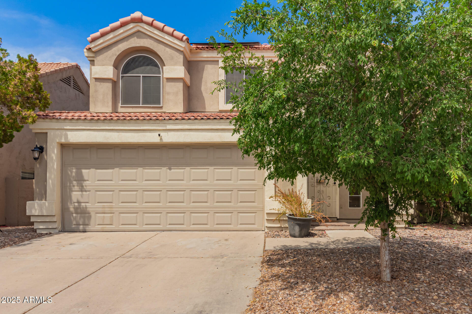 Property Photo: 826 W Devon Drive AZ 85233