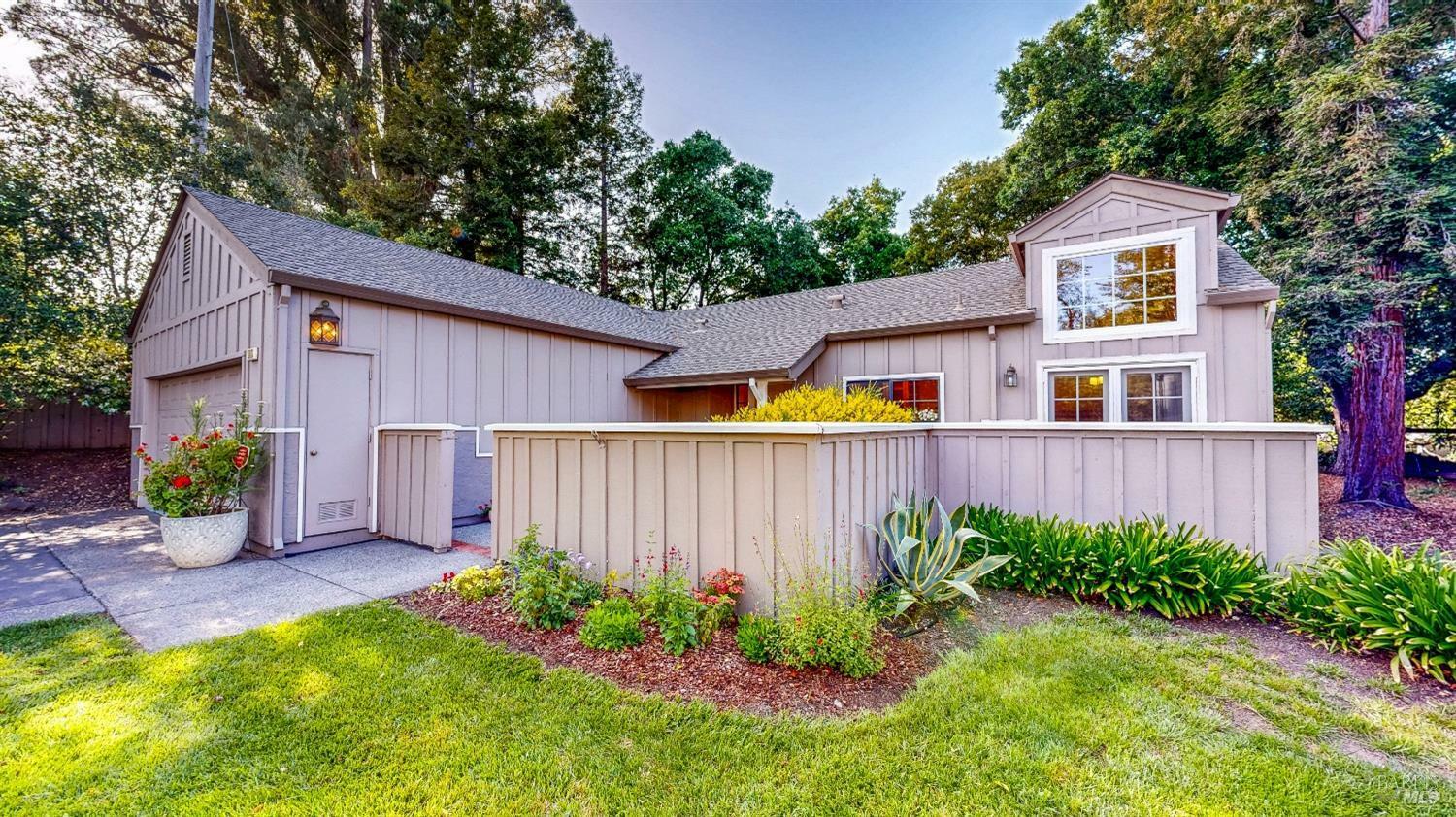 Property Photo: 18001 Harvard Court CA 95476