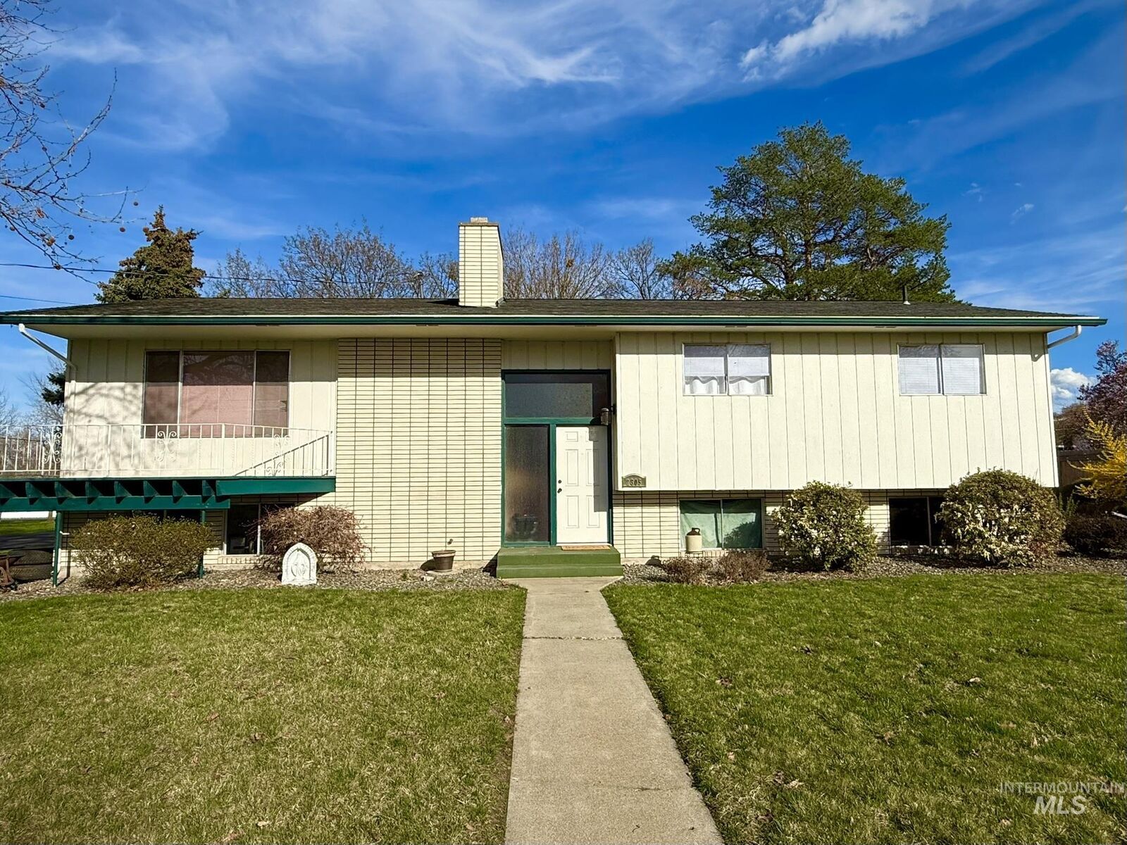 Property Photo:  2305 5th Street  ID 83501 