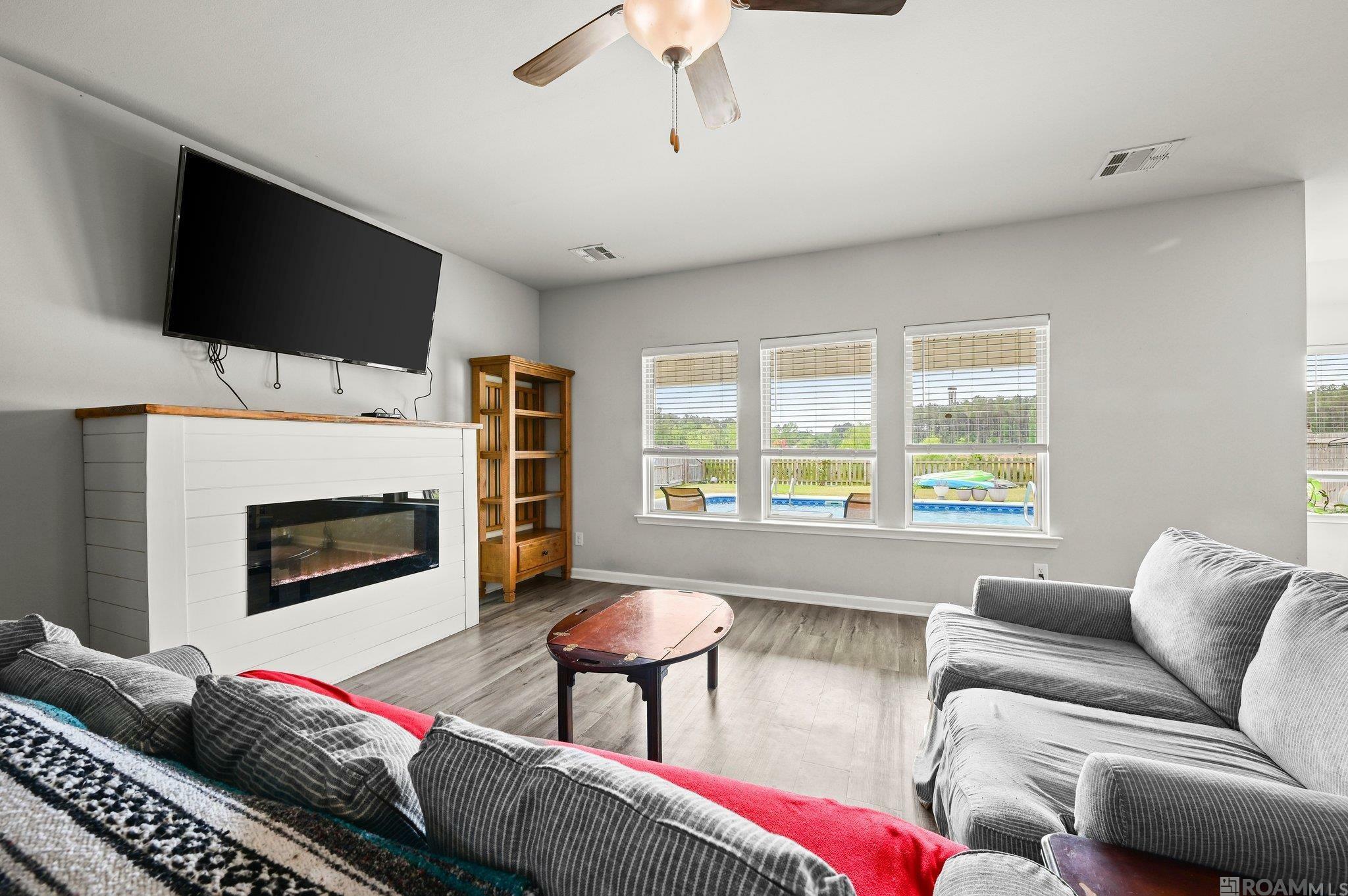 Property Photo: 10584 Trailside Dr LA 70706