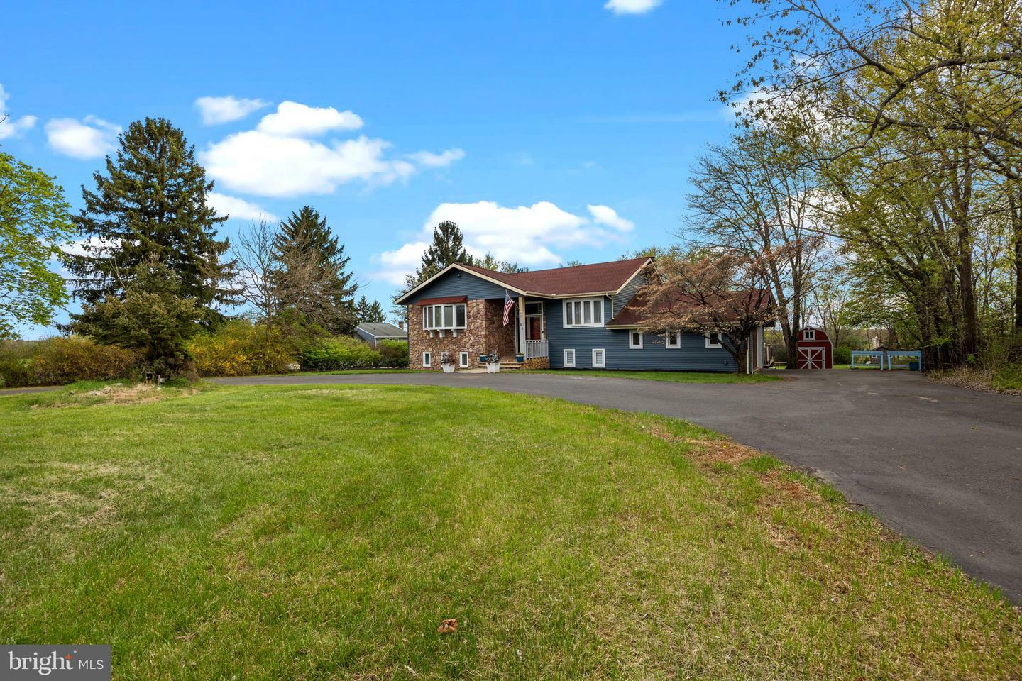 152 Twining Bridge Road  Newtown PA 18940 photo