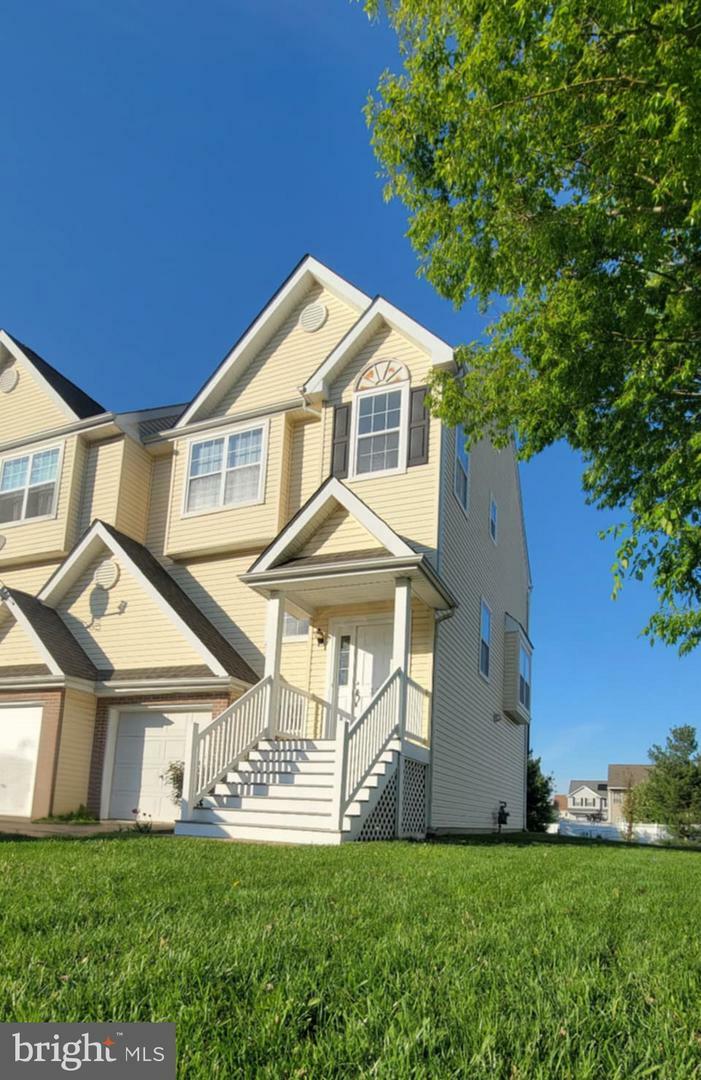 Property Photo: 335 Paradee Drive DE 19904